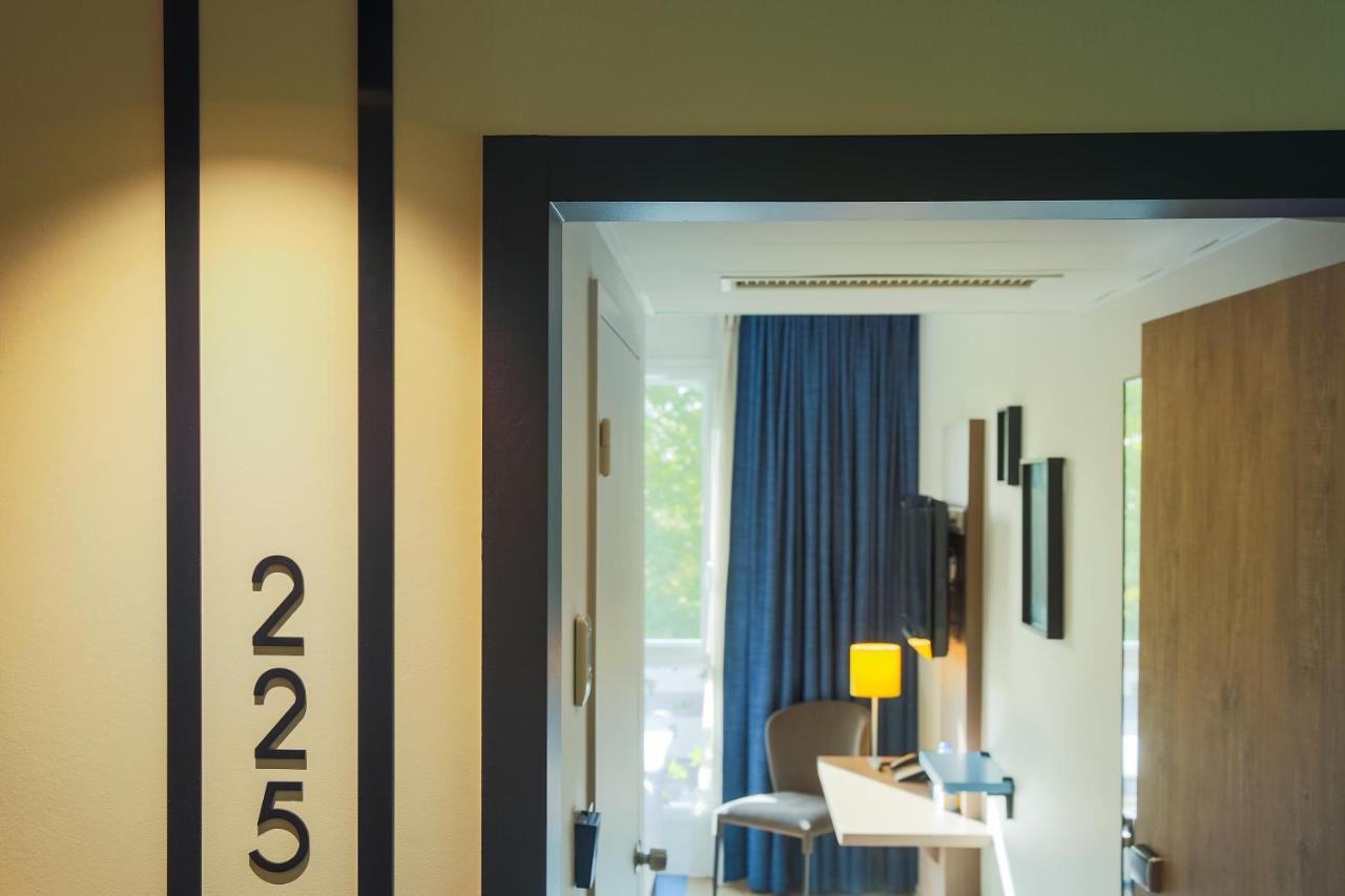 The Originals Boutique Hotel Restaurant Saint James, Montaigu-Vendee Esterno foto