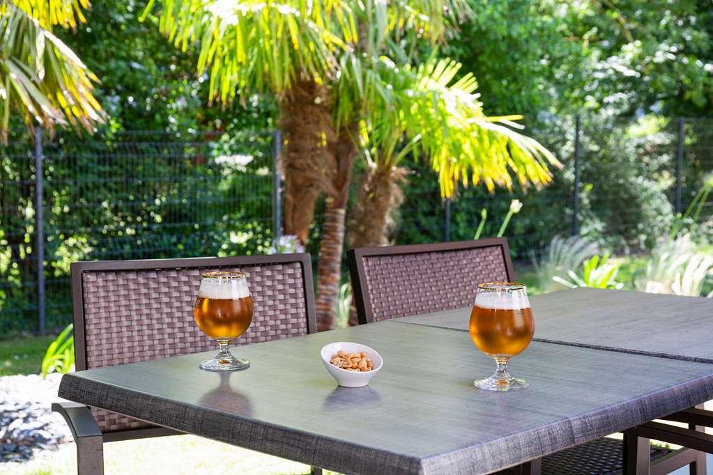 The Originals Boutique Hotel Restaurant Saint James, Montaigu-Vendee Esterno foto