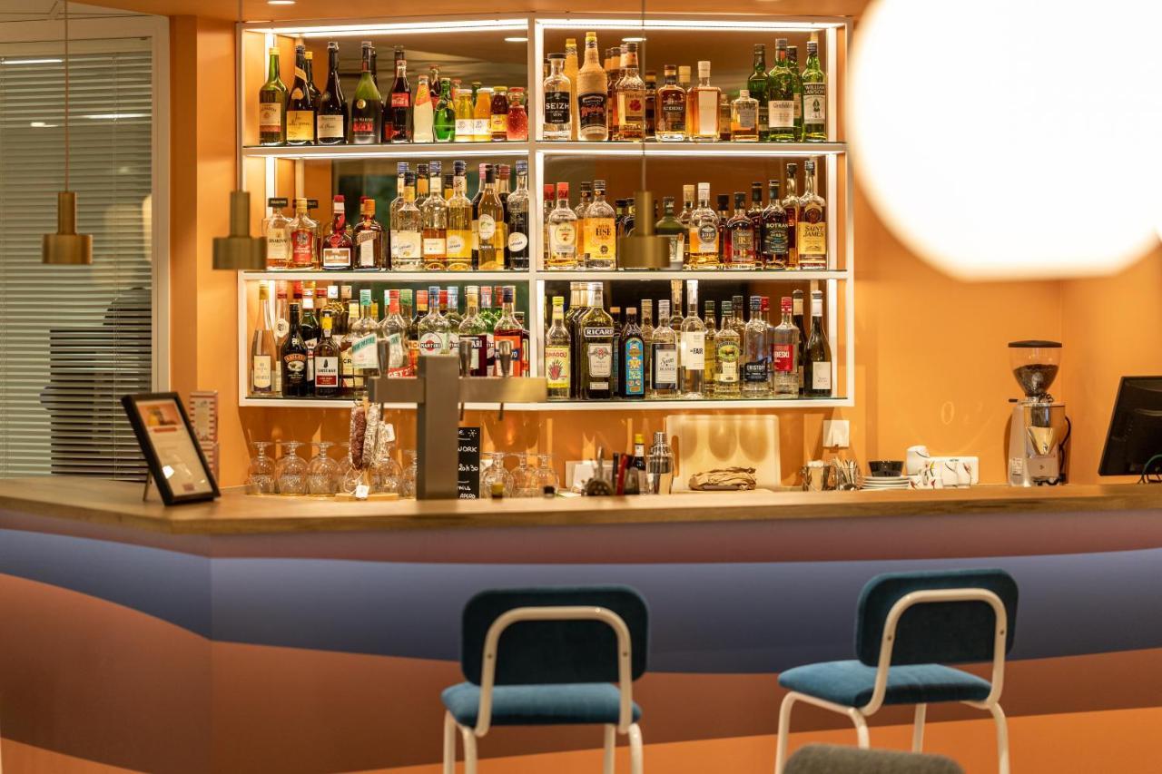 The Originals Boutique Hotel Restaurant Saint James, Montaigu-Vendee Esterno foto