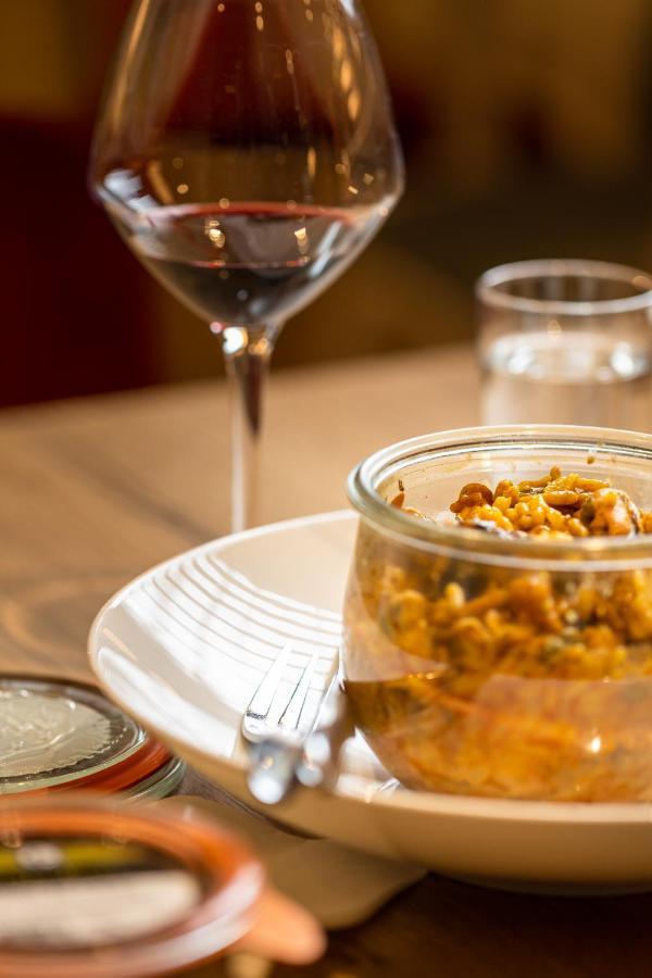 The Originals Boutique Hotel Restaurant Saint James, Montaigu-Vendee Esterno foto