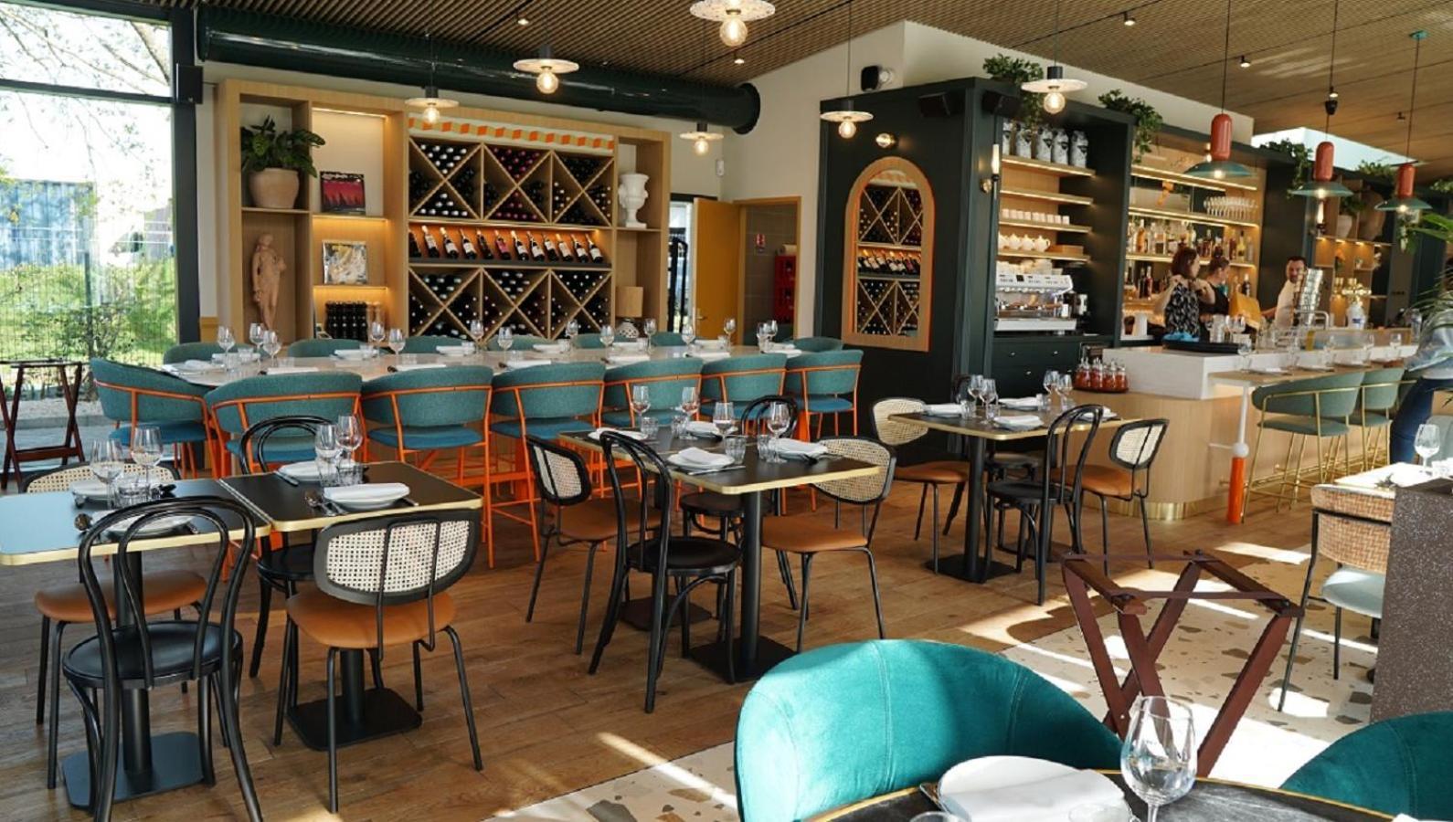 The Originals Boutique Hotel Restaurant Saint James, Montaigu-Vendee Esterno foto