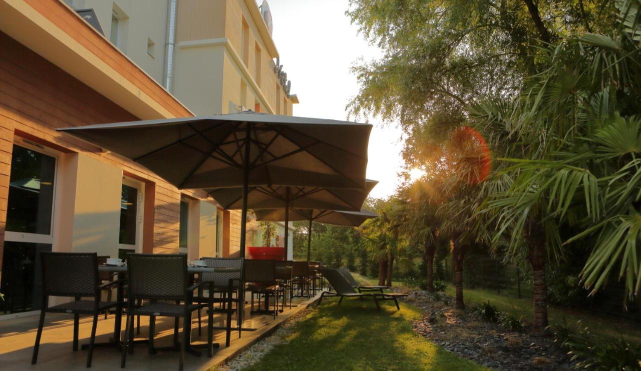 The Originals Boutique Hotel Restaurant Saint James, Montaigu-Vendee Esterno foto